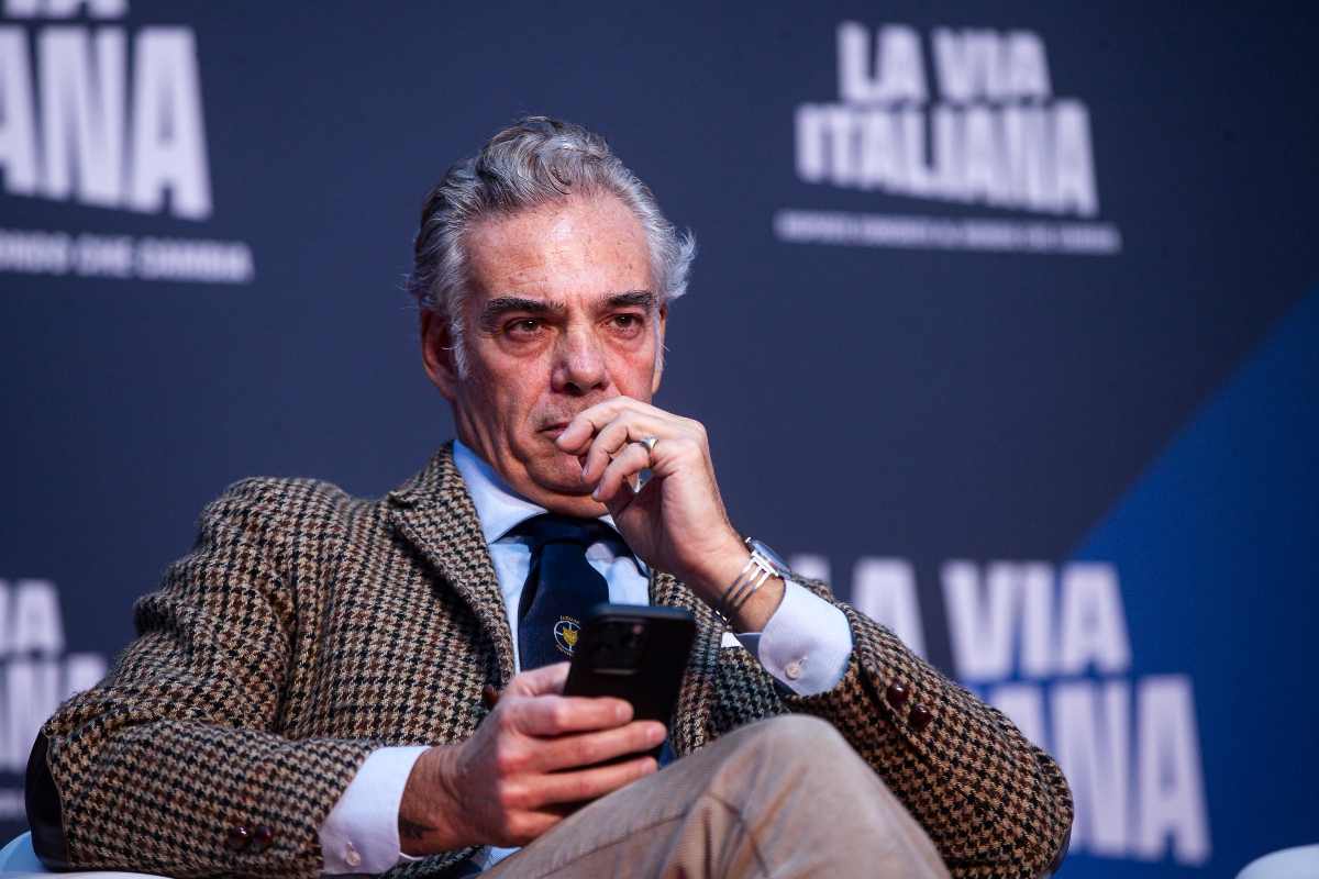 roberto parodi seduto riflessivo